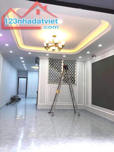 Bán nhà đường số 1 quận Tân Bình, xe hơi vào nhà 90m2 giá chỉ 8.3 tỷ - 2