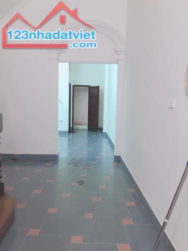 Bán nhà mặt ngõ Kinh Doanh phố Hào Nam 42m x5 tầng, giá 5 tỷ 100tr Lh 0842851516 - 4