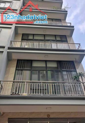 Bán nhà phân lô Ô tô vào nhà phố Hoàng Ngọc Phách, 45m x5 tầng giá 9,5 tỷ, Lh 0842851516