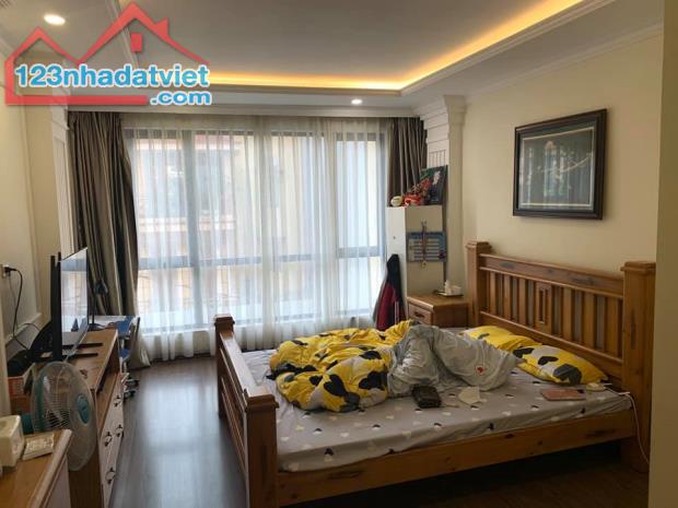 Bán Nhà Nguyễn Khánh Toàn, Cầu Giấy 90m2, Gara Ô Tô, Thang Máy, Chỉ 12.5 Tỷ. 0971813682. - 1