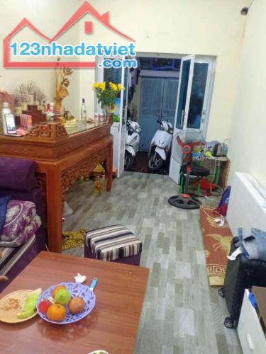 Bán nhà Ngõ 64 Chùa Láng Dt 30m2 x5 tầng Giá 3,5 tỷ Lh 0913895929 - 2
