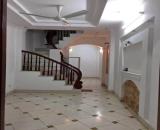 Bán nhà Ngõ 64 Chùa Láng Dt 30m2 x5 tầng Giá 3,5 tỷ Lh 0913895929