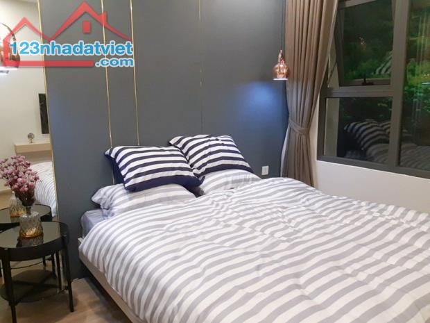 Bán nhà ngõ 127  Phố Hào Nam, Dt 36m2 x 4 tầng, Mt 4m giá 4,8 tỷ, Lh 0969653569
