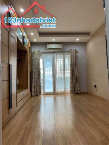 Phân lô Hoàng Quốc Việt 5 Tầng 65m2 Gara 2 ôtô, Thang máy, Vỉa hè, Nhà đẹp 10 Tỷ - 1