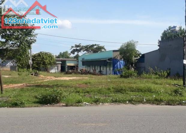 VỢ CHỒNG TÔI CẦN BÁN GẤP 3.000M2 SÁT CHỢ DÂN CƯ ĐÔNG ĐÚC