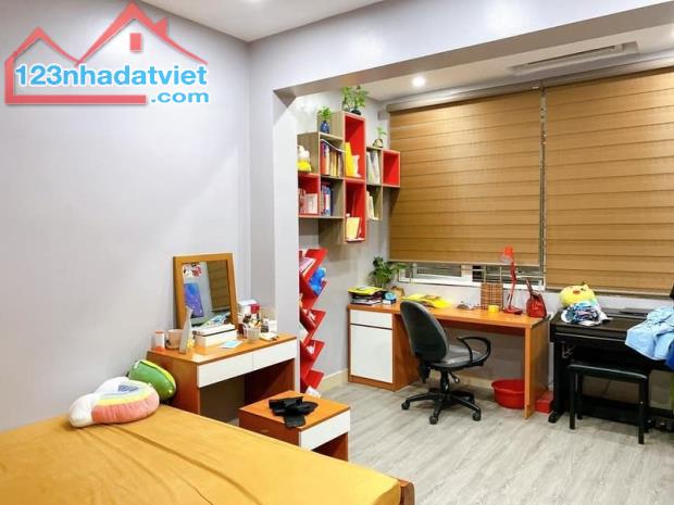 Gia đình bán nhà Phố Hào Nam-Q.Đống Đa, 44mx3 tầng , MT 3.5m , 4,8 tỷ lh 0911000389 - 1
