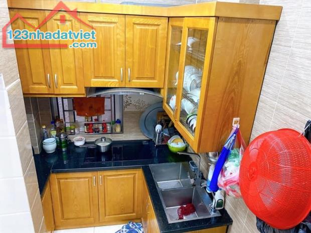 Gia đình bán nhà Phố Hào Nam-Q.Đống Đa, 44mx3 tầng , MT 3.5m , 4,8 tỷ lh 0911000389 - 2