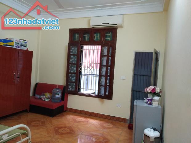 Cần bán nhà Phố Hàng Điếu, 50 m2, 5 tầng, ô tô đỗ cửa, kinh doanh mọi loại hình.