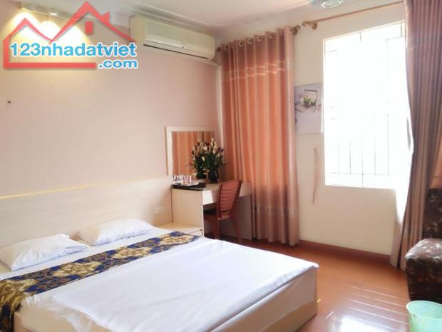 Bán nhà hồ 3 mẫu 50m  x 5 tầng nhà đẹp thông thoáng giá 5 tỷ - 2