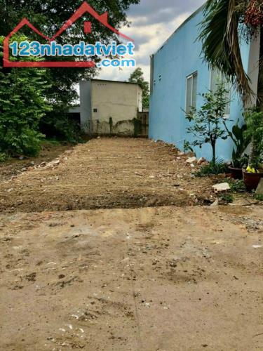 KẸT TIỀN VỢ CHỒNG BÁN GẤP LÔ ĐẤT 205M2 (10X20.5M) SÁT QUỐC LỘ 13, TIỆN KINH DOANH BUÔN BÁN