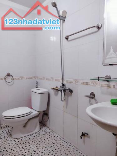 Bán nhà mặt ngõ phố Vũ Thạnh 44m2 x4 tầng Mt 4m giá 6,1 tỷ Lh 0911551516 - 2