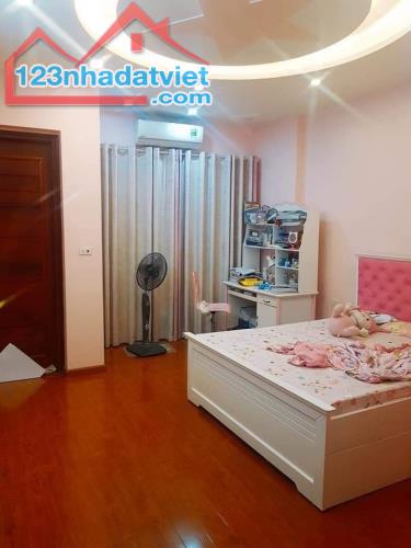 Nhà Phân Lô Liễu Giai 45m2x5 Tầng, MT 5m, Ô Tô Tránh, Gara Ô Tô, Chỉ 9.5 Tỷ. 0971813682. - 1