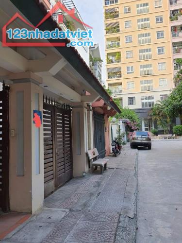 Bán Nhà Phân Lô Lê Văn Lương 110m2, 4 Tầng, Ô Tô Tránh, KD, Chỉ 16.8 Tỷ. 0971813682.