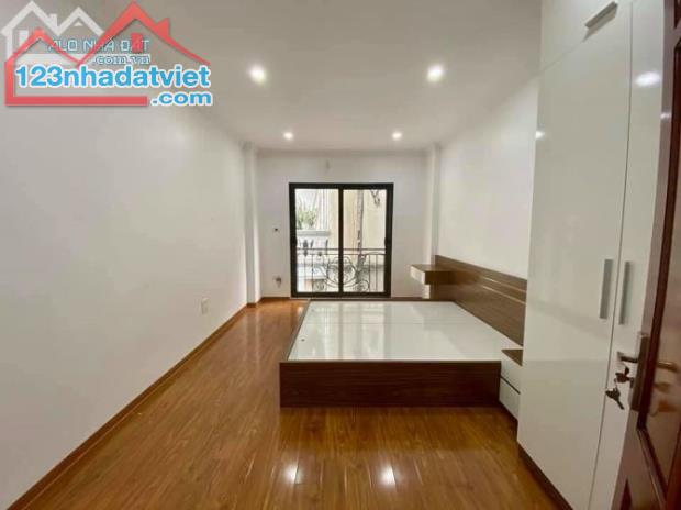 Bán nhà lô góc Khương Đình, 6 tầng thang máy, 42m , MT 5m , giá 6,2 tỷ Lh 0911000389 - 2