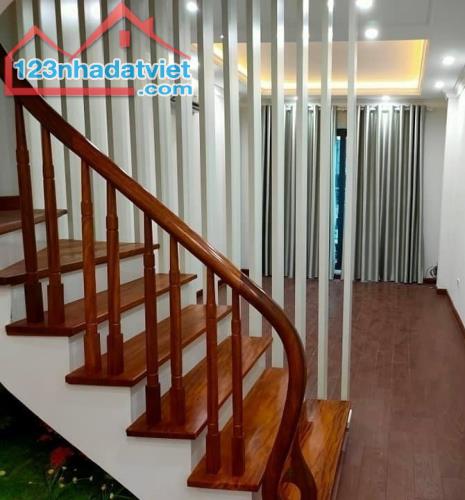 Bán nhà mặt phố Trần Phú, Hà Đông 50m2, kinh doanh đỉnh, vỉa hè đá bóng, giá đầu tư - 2