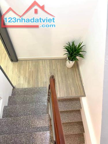 Bán nhà Phố Pháo Đài Láng, 68mx7T, thang máy, KD căn hộ dịch vụ, 8,4 tỷ lh 0911002289