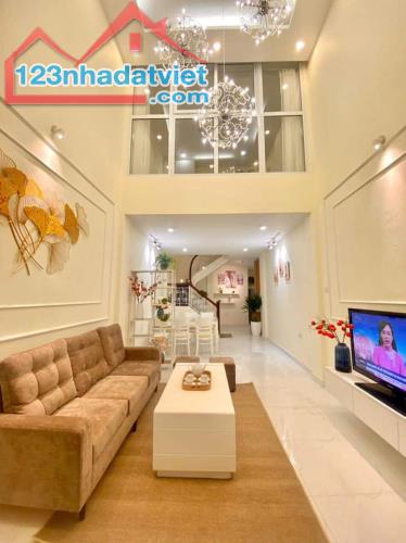 Bán nhà phố Đại la 302 m2, ô tô vào nhà, phố kinh doanh các mặt hàng. - 1