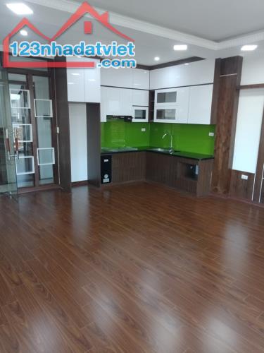 7 tầng thang máy, mặt phố Khương Đình, vỉa hè 4m, 65m2 mt4m 15,5 tỷ.