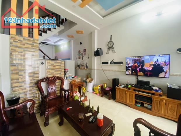 Bán Nhà đẹp 4tầng 4x15m-4.75 tỷ-HXH-gần MT kế chợ-Tân Tạo-Bình Tân - 1