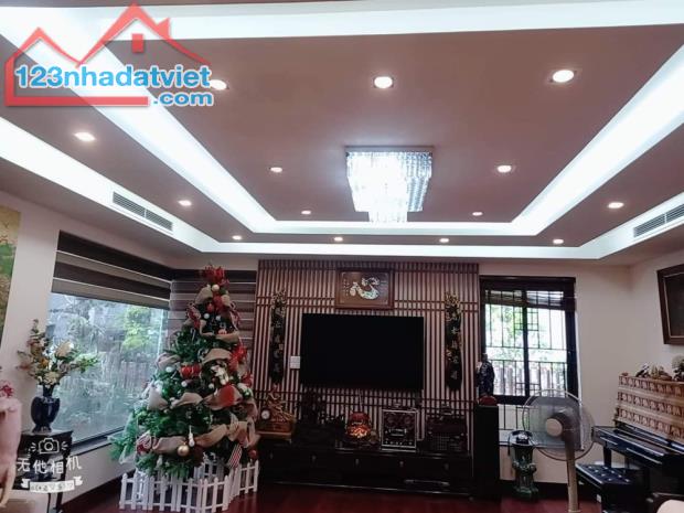 Biệt Thự 500m2 phố Sài Đồng, Vị trí Đắc Địa, Nhỉnh 100tr/m2, Sống Đẳng Cấp. - 4