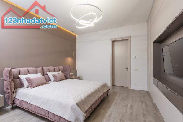 Siêu Phẩm 3 Tầng Nguyễn Hữu Thọ Quận Hải Châu - 90m2 - Ô Tô Vào Nhà - Chỉ : 4 Tỷ - 2