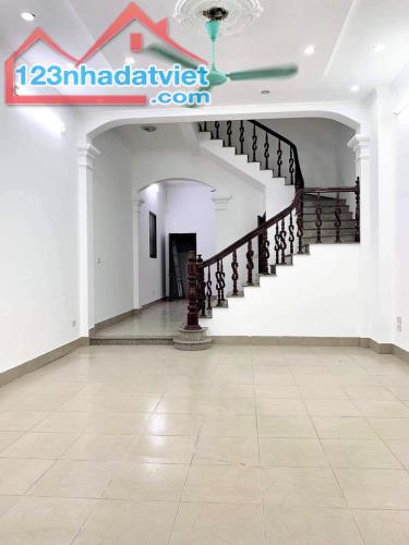 Bán nhà Thịnh Quang, thông sang Tây Sơn, Dt 35m2 x5 tầng, Giá 4,85 tỷ