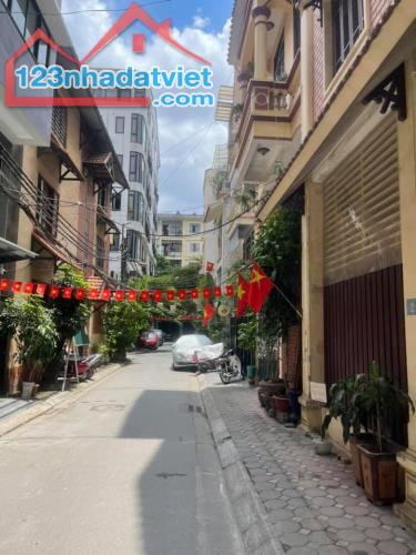 Nhà Phố Hoàng Quốc Việt - Cầu Giấy SAU PHỐ 58m2, MT 4m -Ô TÔ- KINH DOANH đầy đủ giá 11 tỷ - 2