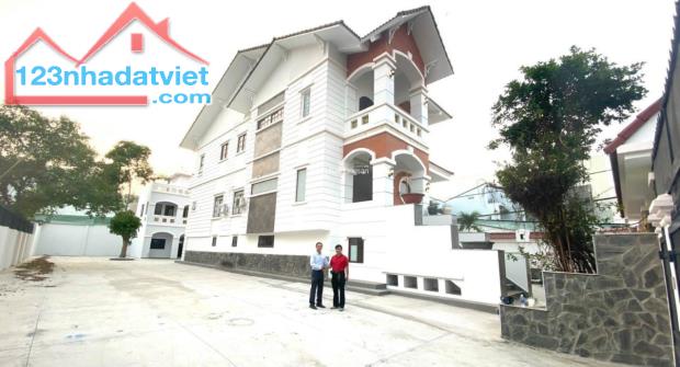 Bán Biệt Thự 2 MT sân vườn Garden Villa 817m2, P. Hiệp Bình Phước TP Thủ Đức