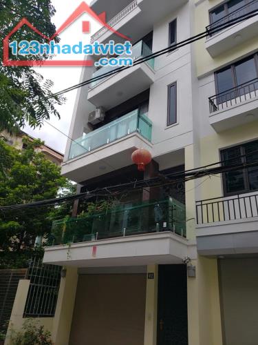 Bán nhà phân lô ô tô phố Trần Bình, Cầu Giấy. 55 m2, 5 tầng. Giá 10,8 Tỷ. Kinh doanh, VP.