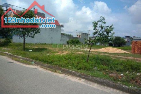 BÁN LỖ 1100m2 CÓ SẴN 200 THỔ CƯ - CHÍNH CHỦ TẶNG NHÀ CẤP 4  - GIÁ : 380 TRIỆU ĐỐI DIỆN KHU