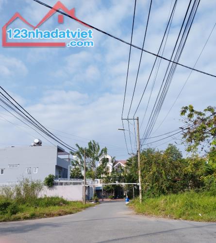 Cần bán nền đất mặt tiền đường lớn 20m, thuận lợi cho kinh doanh thuộc KDC Kiến Á, Q9 - 1