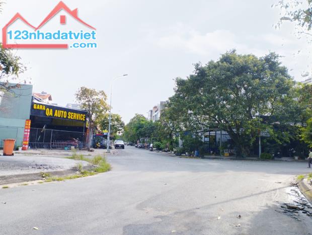 Cần bán nền đất mặt tiền đường lớn 20m, thuận lợi cho kinh doanh thuộc KDC Kiến Á, Q9 - 2
