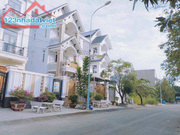Cần bán nền đất mặt tiền đường lớn 20m, thuận lợi cho kinh doanh thuộc KDC Kiến Á, Q9 - 5
