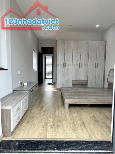 NHÀ MẶT TIỀN CẨM BÁ THƯỚC, 40M2, 3 TẦNG NỞ HẬU, KINH DOANH ĐA NGHÀNH NGHỀ, CHỈ 7,99 TỶ - 2