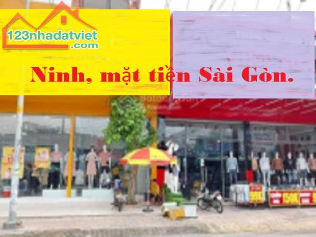 Bán nhà MT KD Nguyễn Văn Quá, Đông Hưng Thuận, Q12, 300m2, 2 tầng, ngang 8m.