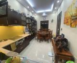 Bán nhà Pháo Đài Láng, Đống Đa, dt 50m x6t, mt 5,5m. giá 5,5 tỷ.