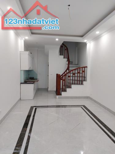 Bán Nhà  Phường Đức Giang – Long Biên 33m2, 5T giá 4.6 tỷ