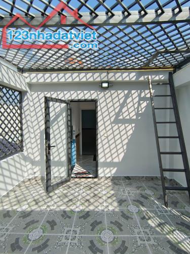 Bán nhà Hoàng Văn Thụ, P4 Tân Bình 46m2, 4 tầng, HXH, giá 4,2 tỷ TL - 4