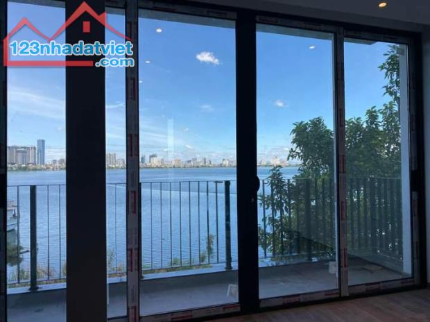 CẦN BÁN SIÊU GẤP TÒA APARTMENT QUẬN TÂY HỒ,  DT 120M2 x 10T,  MT 10M, GIÁ 39 TỶ.