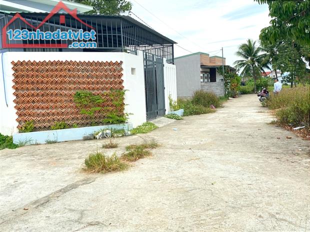 Bán nhà Diên Lạc, Diên Khánh cách đường Tỉnh Lộ 2 chỉ 250m. Nằm trong khu dân cư đẹp.