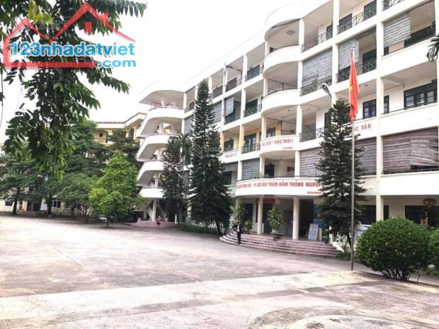 Bán trường học sổ đỏ lâu dài 5000m2,đường Chu Huy Mân, phường Phúc Đồng, Long Biên,185 tỷ
