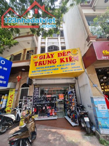 Mặt phố Nguyễn Văn Cừ, Vỉa hè thênh thang, Tầm tài chính Hiếm nhà Mặt Phố.