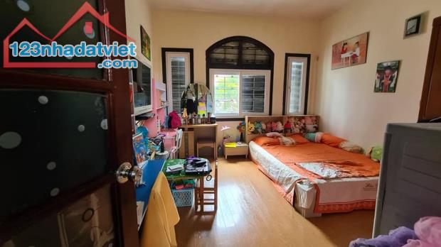 Mặt phố Nguyễn Văn Cừ, Vỉa hè thênh thang, Tầm tài chính Hiếm nhà Mặt Phố. - 5