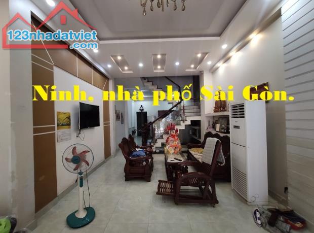 Hẻm 8m KD Lê Bình, P4, Tân Bình, 94m2, 4 tầng, 8PN. Ninh nhà phố.