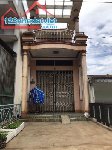 Nhà 2 tầng mặt tiền 35 Phạm Văn Đồng ngay ngã 3 Hòa Bình,phường Tân Hòa,TP BMT.