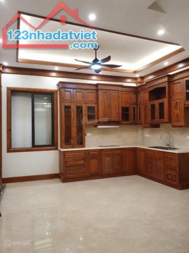 Bán nhà Xuân La - Tây Hồ, 36m2, 6 tầng, thang máy, gara, view Hồ Tây