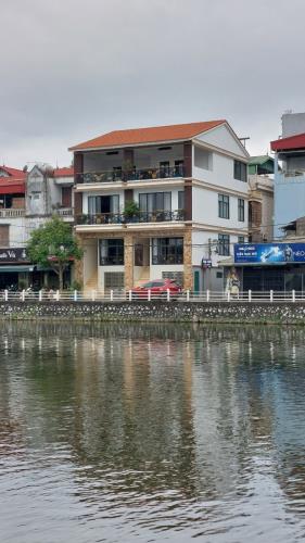 Biệt thự View hồ Bồ Đề, Quanh năm thoáng mát, Hiếm nhà bán.