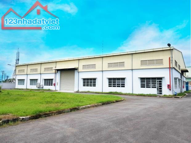 Cần bán lô đất tuyệt đẹp 12.000m2, tiện xây nhà xưởng trong KCN Hải Sơn, Đức Hòa, Long An