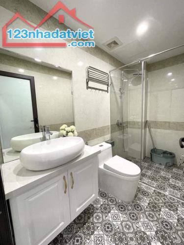 Nhà Phố Trần Thái Tông 150m*10 Ô Tô KD Apartment 26 Căn Giá 88.5 tỷ Lh 0824564222. - 2