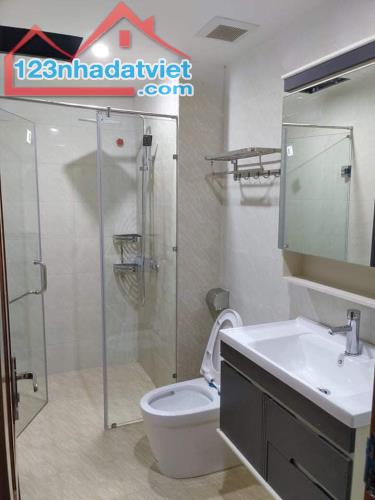 Bán nhà mặt phố Vĩnh Hồ, gần phố Thái Thịnh, 74m2, 243tr/m2 - 3